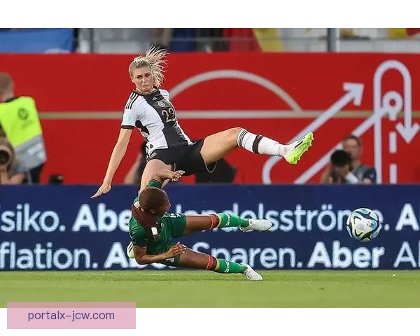 迪安女足惜败巴黎圣日门女足比赛精彩对决落幕 迪安女足惜败巴黎圣日门女足比赛精彩对决落幕